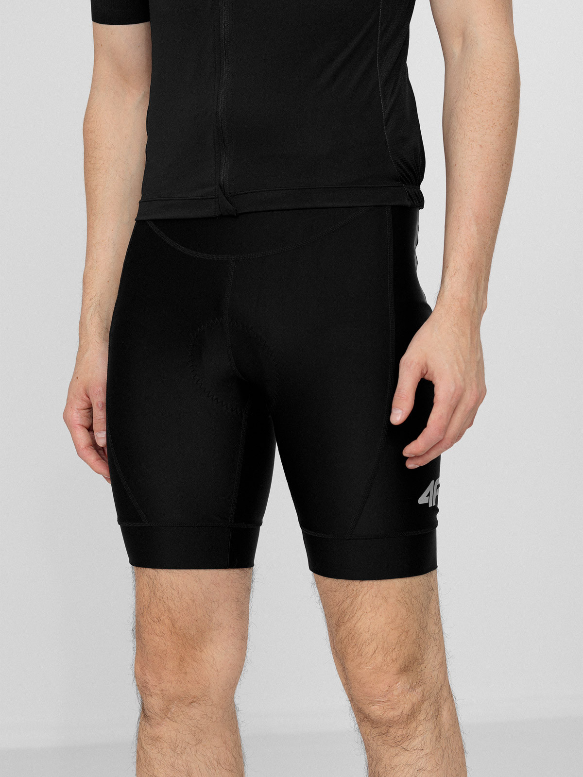 Levně 4F H4L22-RSM001 DEEP BLACK Pánské cyklistické kraťasy