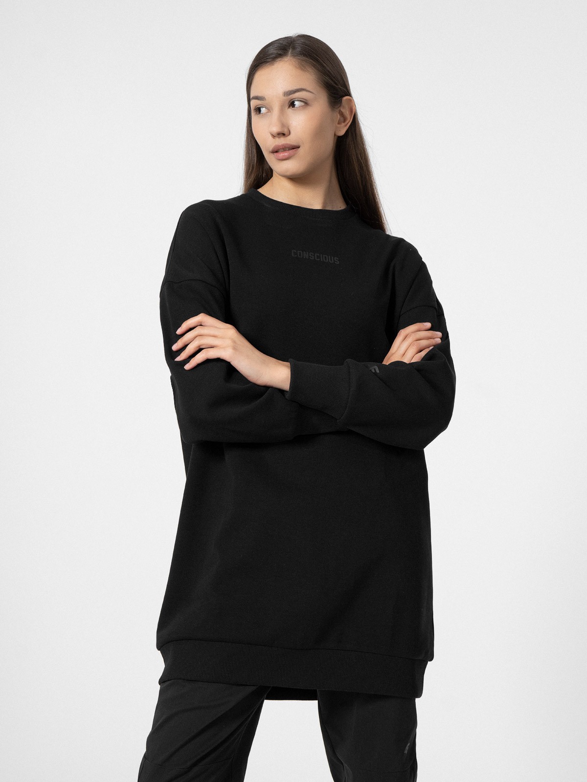 Levně 4F 4FSS23TSWSF251 DEEP BLACK Dámská mikina